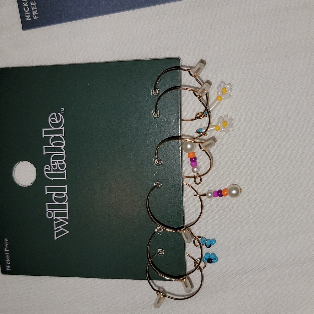 Earings bundle - Picture 2 of 5